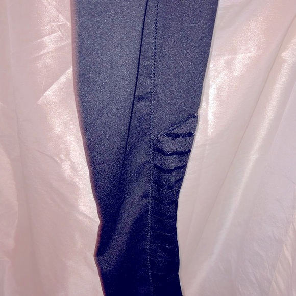 This is a black pair of pants. - Picture 7 of 13